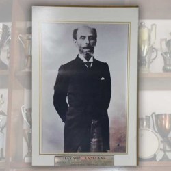 Το εμβληματικό κτήριο στο Πασαλιμάνι, έδρα των Ερετών